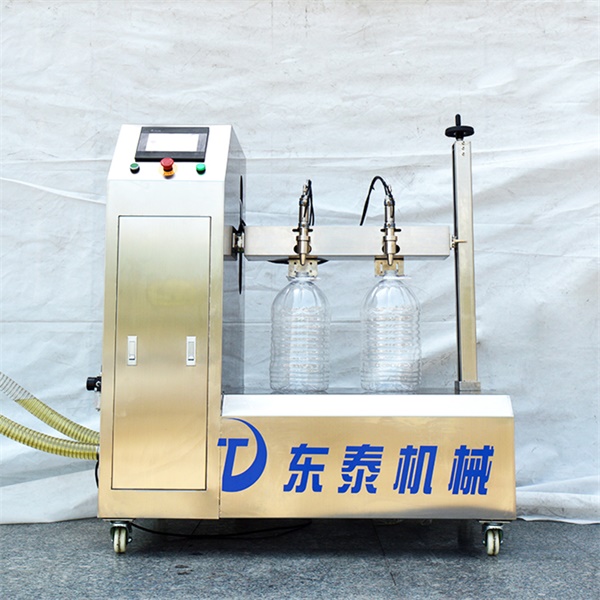 半自動(dòng)花生油灌裝機(jī).jpg